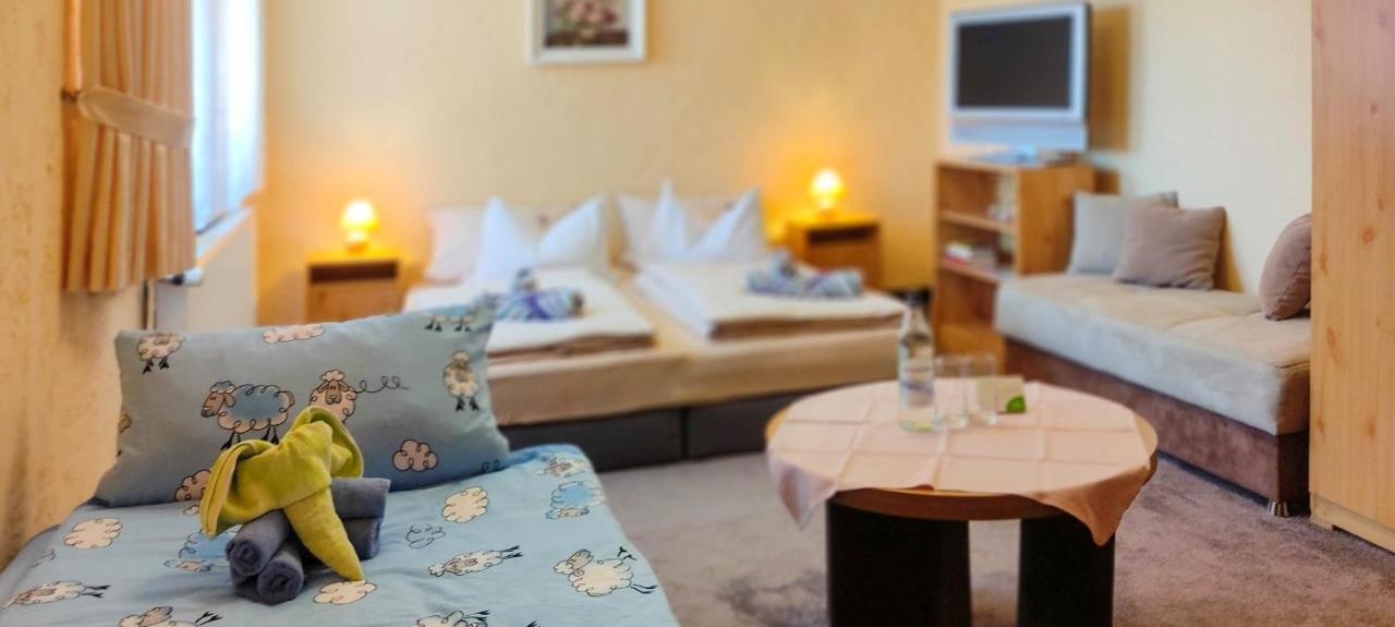 Gasthof "Zum Schloss" Berssel  Екстер'єр фото